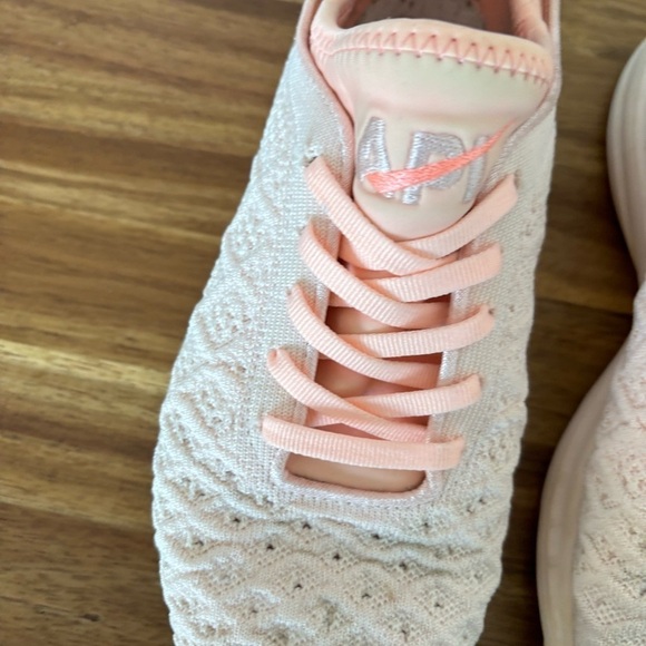 APL TECHLOOM PHANTOM women’s sneakers shoes. Size 7.5 - Picture 5 of 16